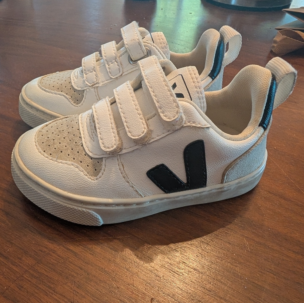 Veja Kids Velcro Sneakers EUC
